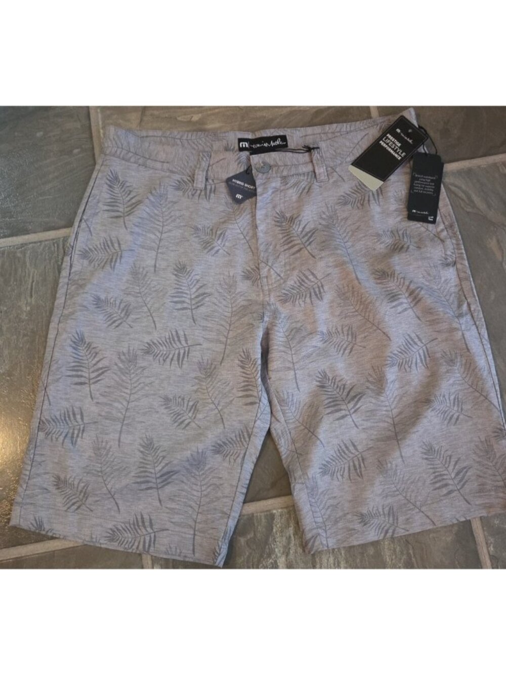 Travis Mathew Lifestyle Performance Tropical Print Golf Shorts Sz. 34 NWT